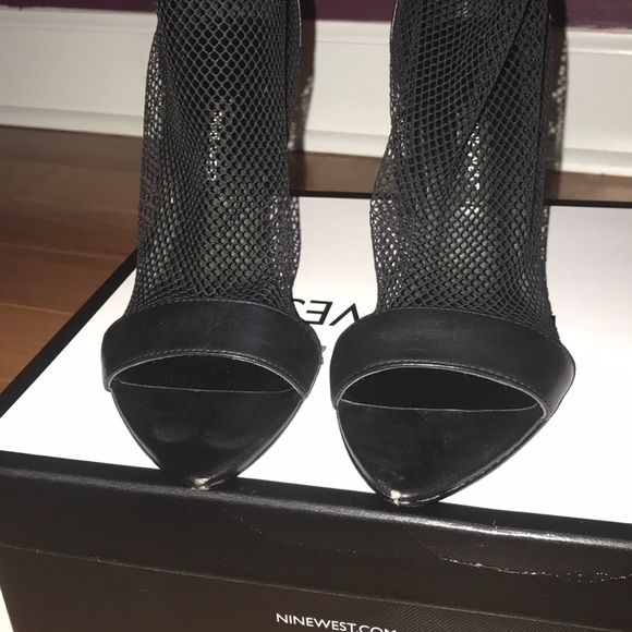 nine west gotbank mesh sandals